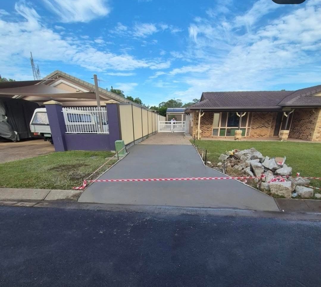Plain concrete driveway Gold Coast